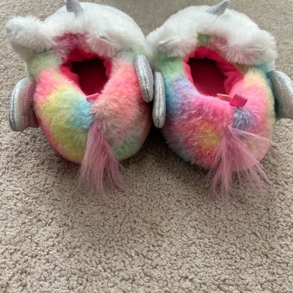 Size 13/1 unicorn slippers - Picture 8 of 8